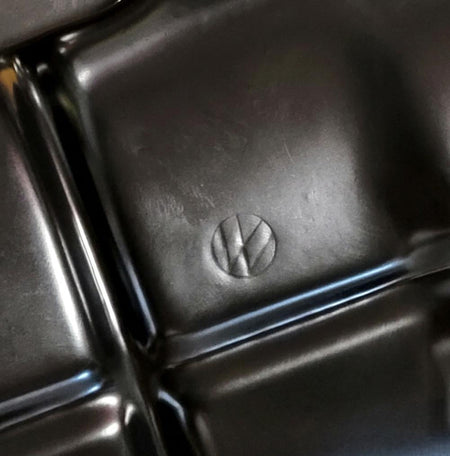 VW valve cover -8 AN breather bung detail — TIG-welded steel fitting for catch can plumbing
