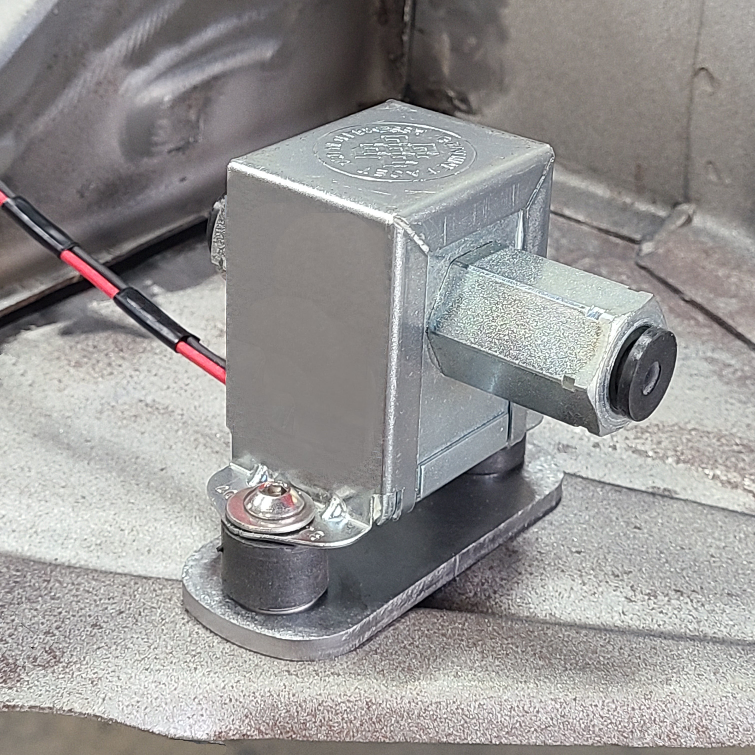 Universal Electric Fuel Pump Mounting Bracket & Isolation Kit