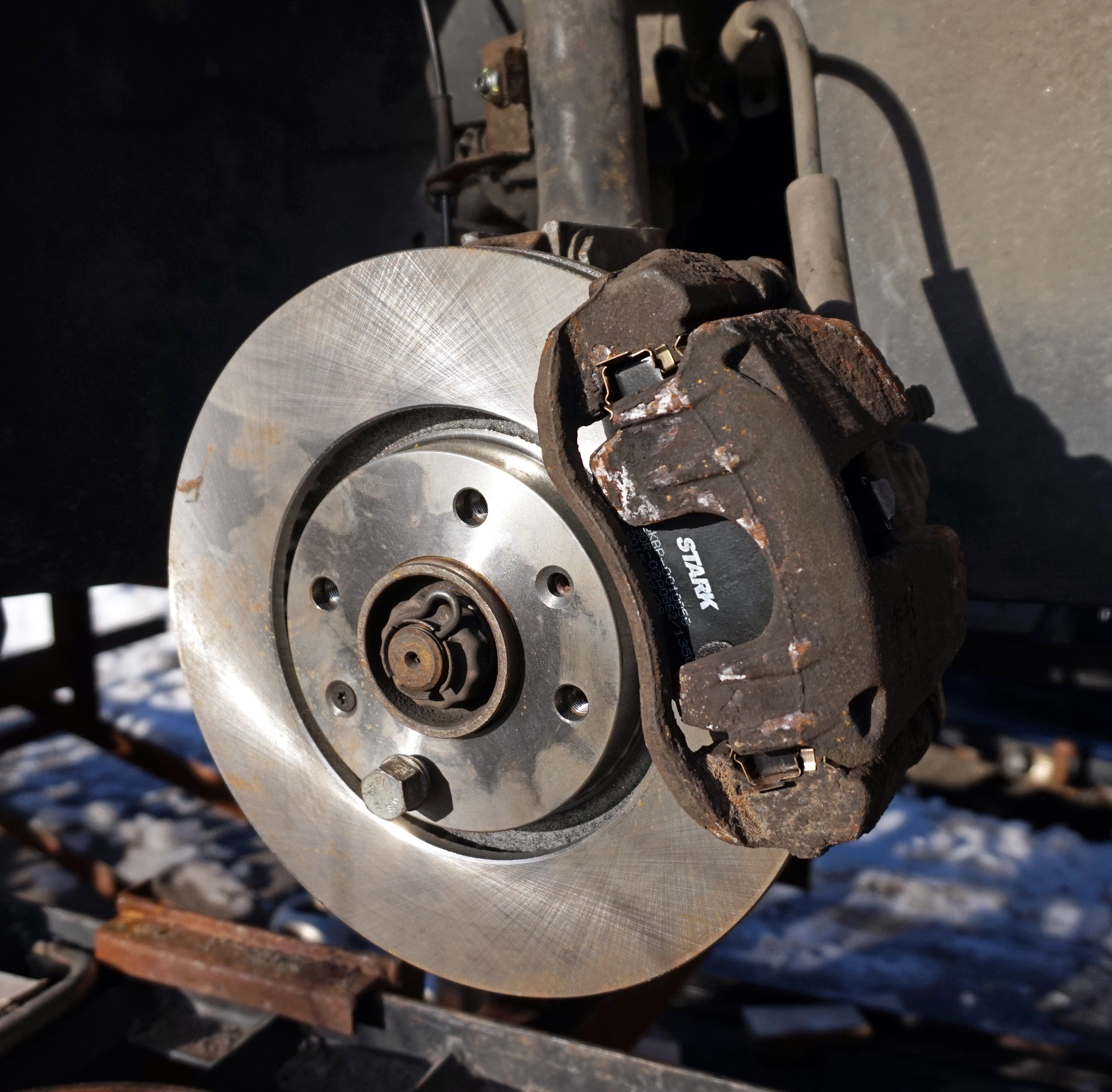 Automobile brake pad set