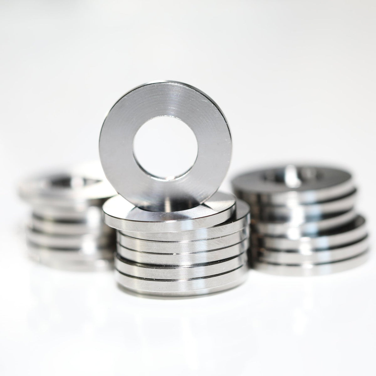 King Performance titanium flat washers, 8mm and 10mm ID, pack of 20