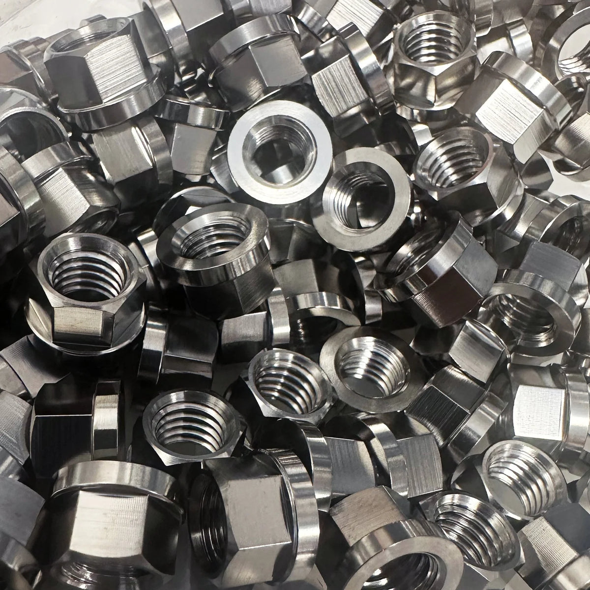 King Performance titanium 6-point nuts M8 x 1.25, 10mm hex