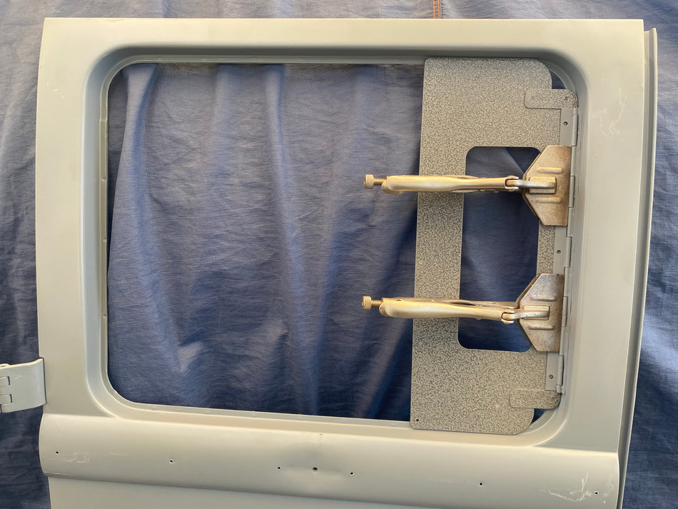 Bus: Side Window Pop Out Hinge Installation Welding Fixture for Split Bus for Bus