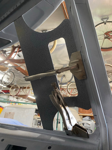 Bus: Windshield Frame Opening Fixtures for Split Bus for Bus
